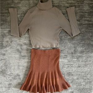 Pink mini skirt in ribbed knit sweater material fit & flare winter style